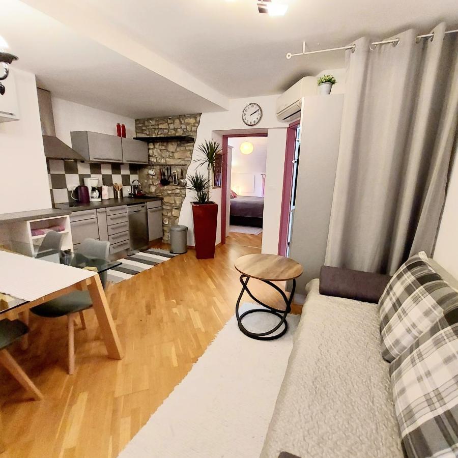 Apartments Stella - Parking Piran Bagian luar foto