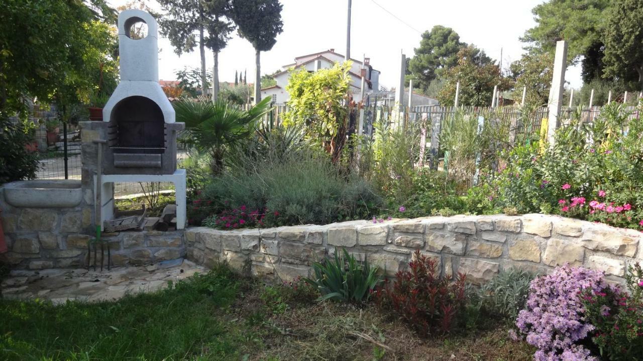 Apartments Stella - Parking Piran Bagian luar foto